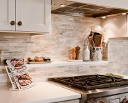 Разнообразие вариантов как обставить маленькую кухню?