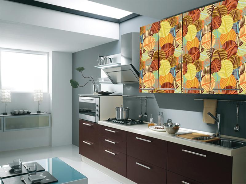 Самоклеящаяся пленка на кухонном гарнитуре Самоклеящаяся пленка на кухонном гарнитуре